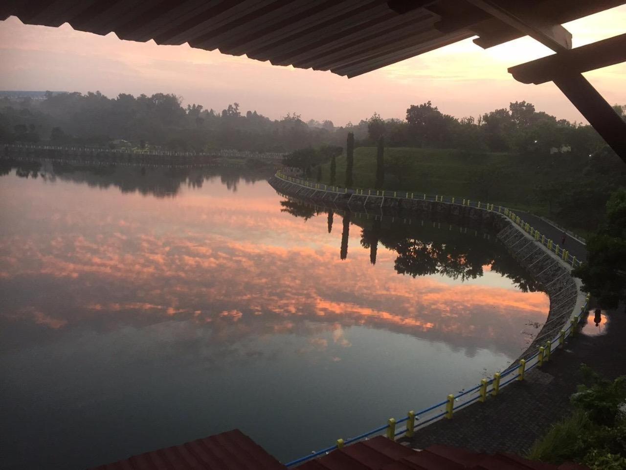 Omah Kenangan At Seven Trumpets Resort Maguwo Bagian luar foto