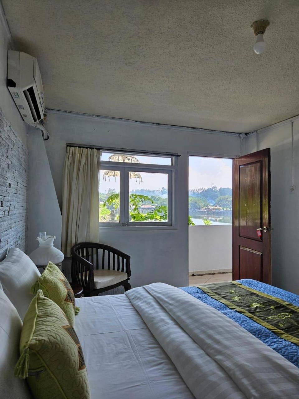 Omah Kenangan At Seven Trumpets Resort Maguwo Bagian luar foto